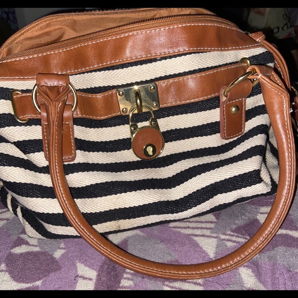 Black/white stripe canvas faux leather handbag - Picture 5 of 5